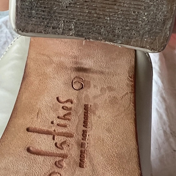 Elegant Beige and Black Women's Mules - Picture 4 of 12